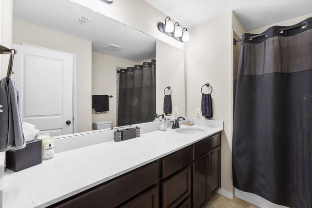 229 Treadwell LN, Kyle, TX 78640