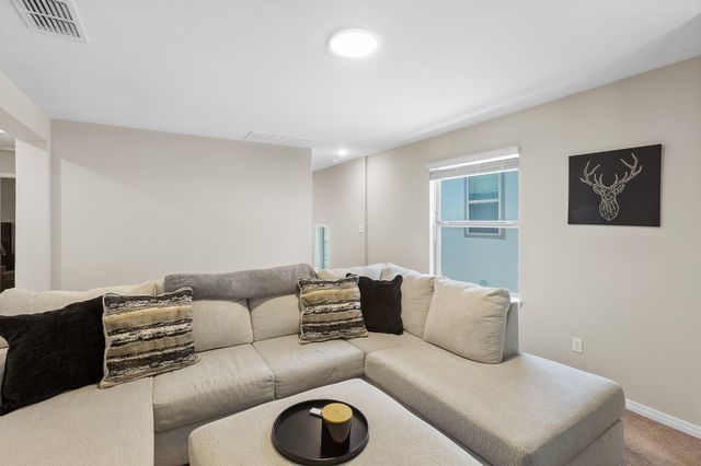 229 Treadwell LN, Kyle, TX 78640