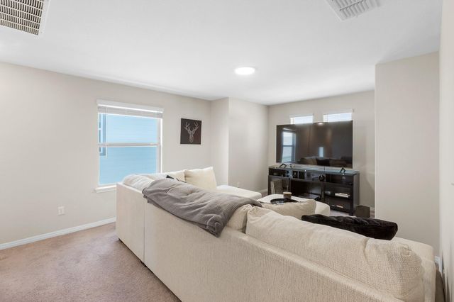 229 Treadwell LN, Kyle, TX 78640