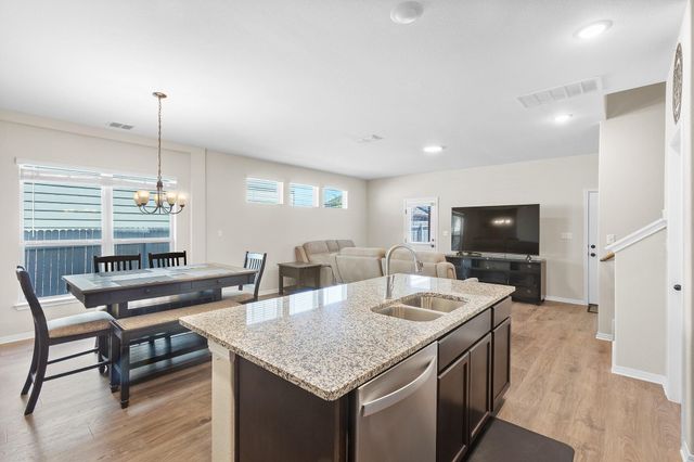 229 Treadwell LN, Kyle, TX 78640