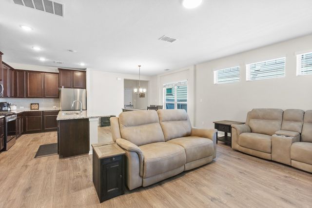 229 Treadwell LN, Kyle, TX 78640