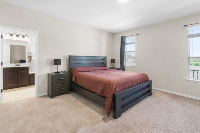 229 Treadwell LN, Kyle, TX 78640