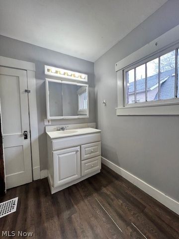 1432 Louisiana Avenue NW, Canton, OH 44703