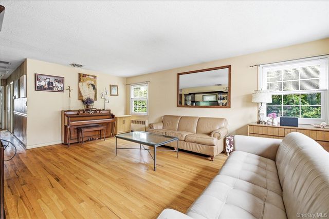 159 W Olive Street, Long Beach, NY 11561