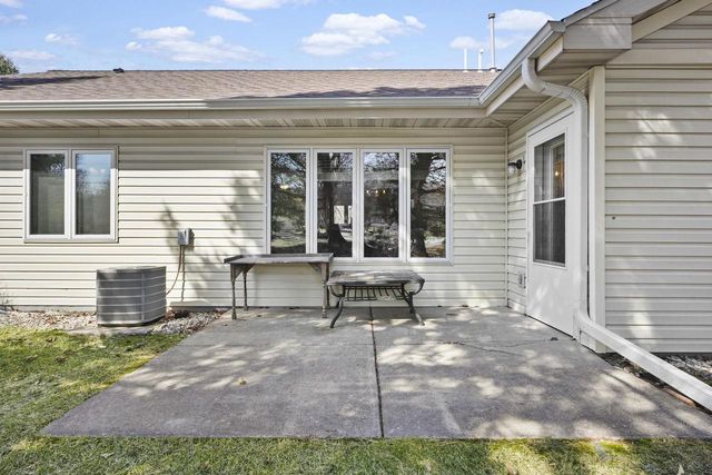 15 Saukdale Trail, Madison, WI 53717