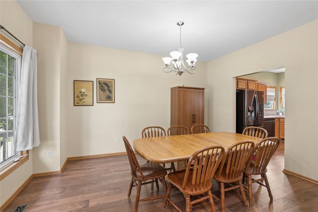 6906 Lewis Carroll Court, Johnston, IA 50131