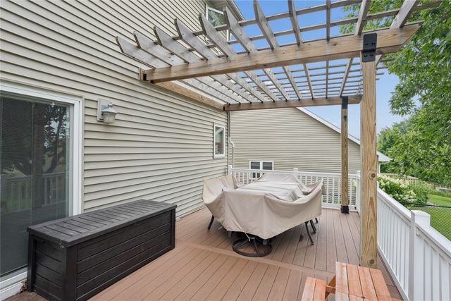 6906 Lewis Carroll Court, Johnston, IA 50131