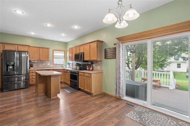 6906 Lewis Carroll Court, Johnston, IA 50131