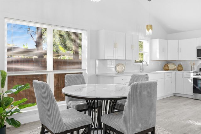 9005 La Prada Drive, Dallas, TX 75228