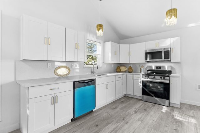 9005 La Prada Drive, Dallas, TX 75228