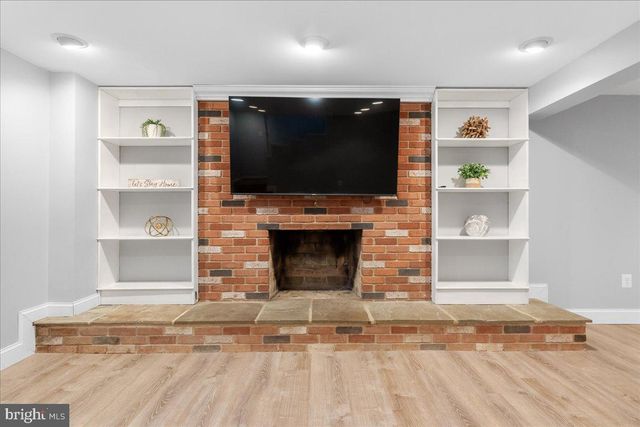 8301 SHARON DR, Frederick, MD 21704