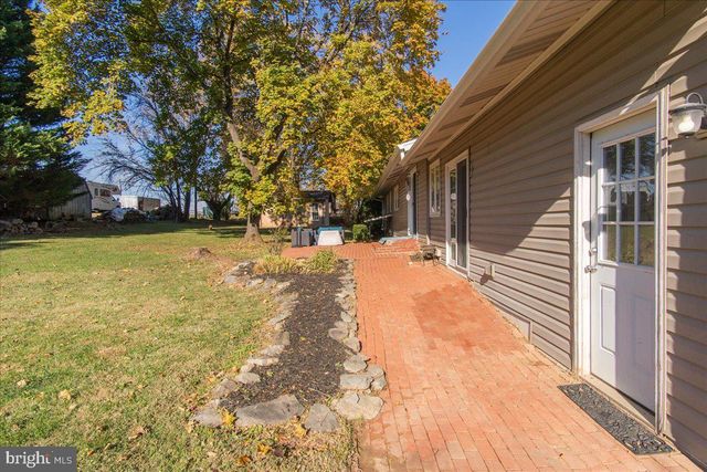 8301 SHARON DR, Frederick, MD 21704