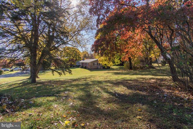 8301 SHARON DR, Frederick, MD 21704