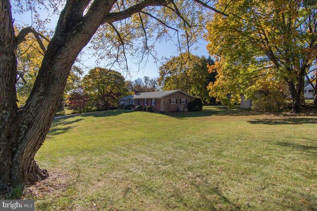 8301 SHARON DR, Frederick, MD 21704