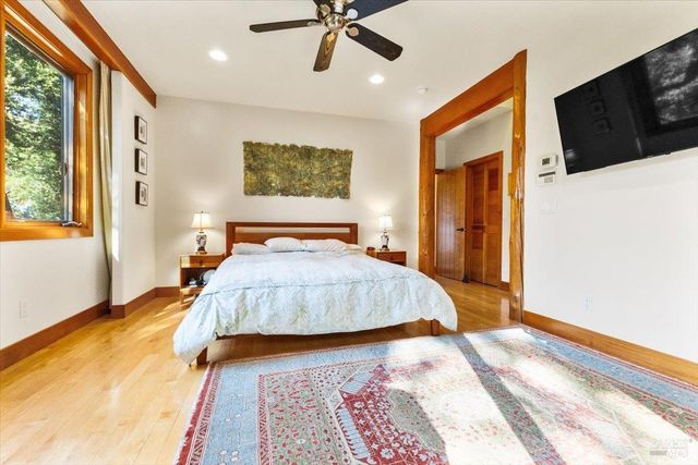 100 Zachary Ln, Santa Rosa, CA 95404