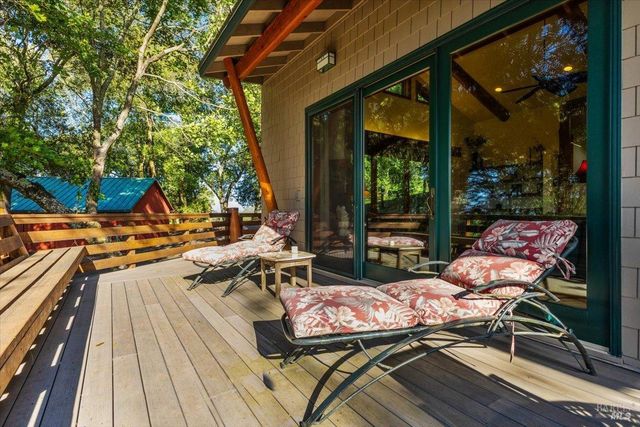 100 Zachary Ln, Santa Rosa, CA 95404