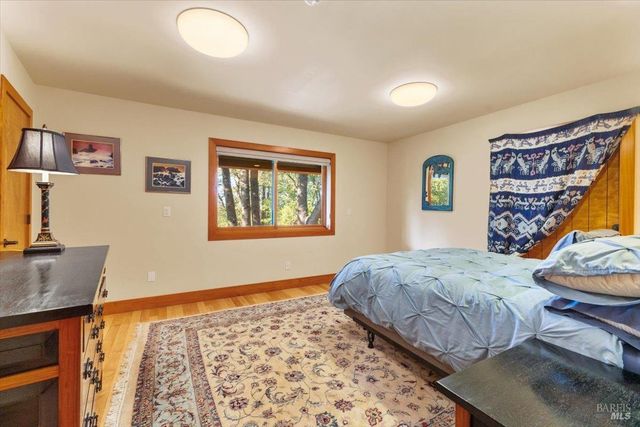 100 Zachary Ln, Santa Rosa, CA 95404