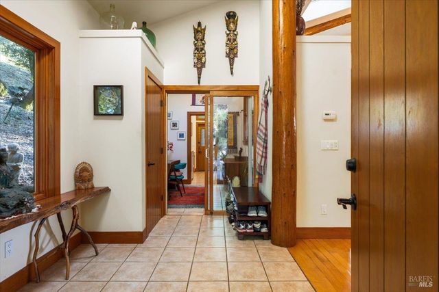 100 Zachary Ln, Santa Rosa, CA 95404