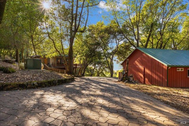 100 Zachary Ln, Santa Rosa, CA 95404