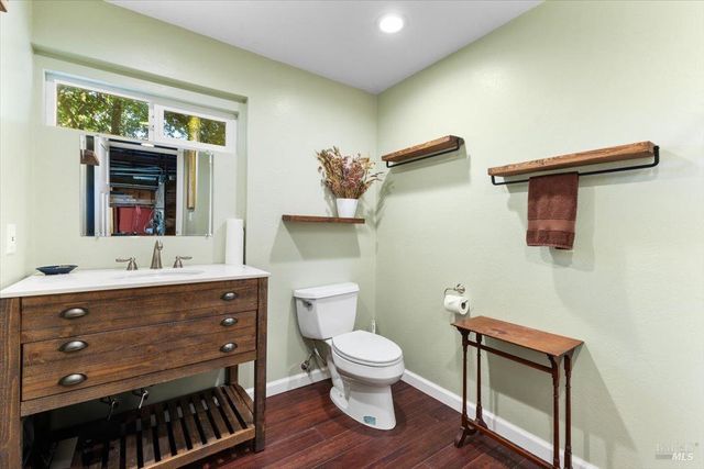 100 Zachary Ln, Santa Rosa, CA 95404