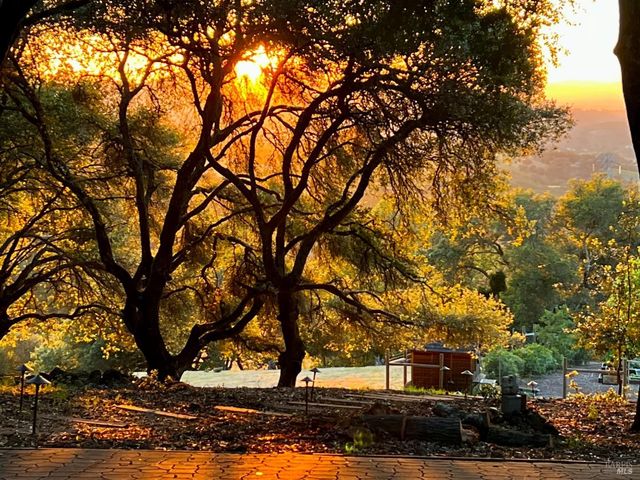 100 Zachary Ln, Santa Rosa, CA 95404