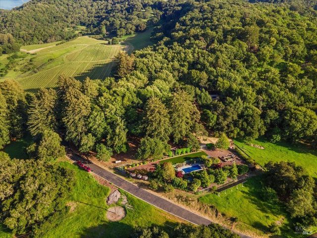 100 Zachary Ln, Santa Rosa, CA 95404