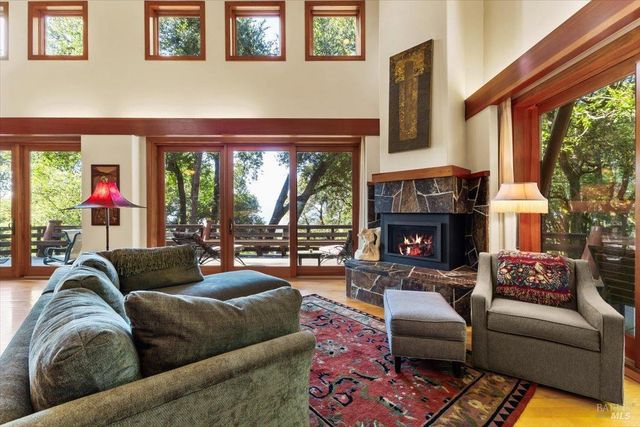 100 Zachary Ln, Santa Rosa, CA 95404