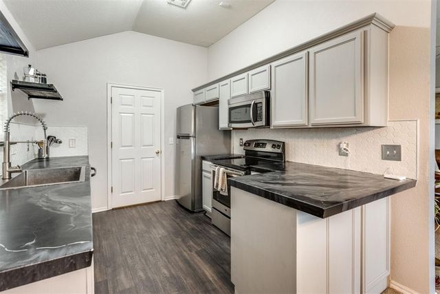 4101 Madison Avenue, Moore, OK 73160