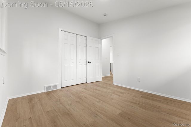 1072 S Venoy Road S, Westland, MI 48186
