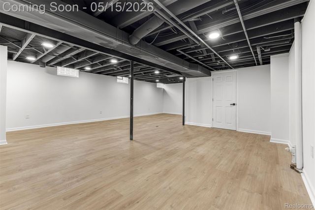 1072 S Venoy Road S, Westland, MI 48186