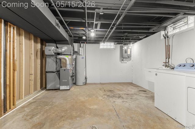 1072 S Venoy Road S, Westland, MI 48186