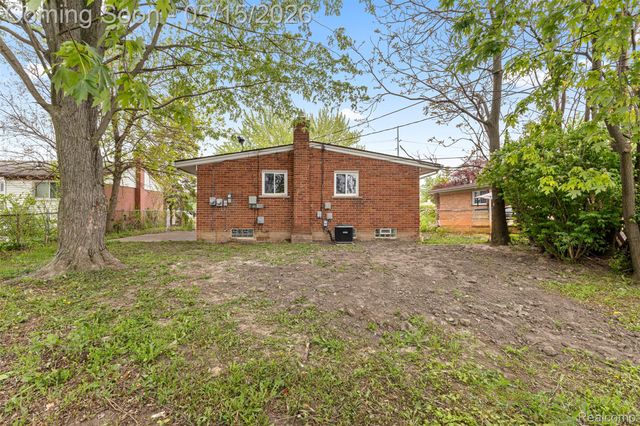 1072 S Venoy Road S, Westland, MI 48186