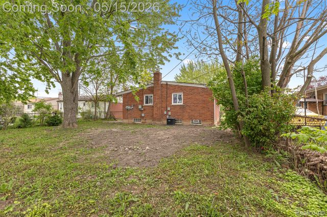 1072 S Venoy Road S, Westland, MI 48186