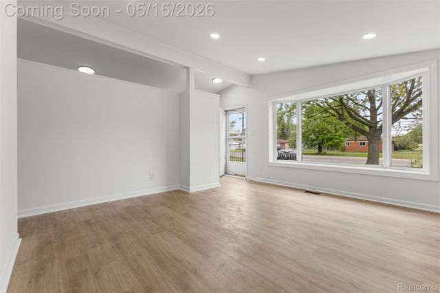 1072 S Venoy Road S, Westland, MI 48186