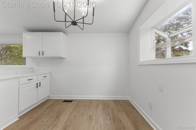 1072 S Venoy Road S, Westland, MI 48186