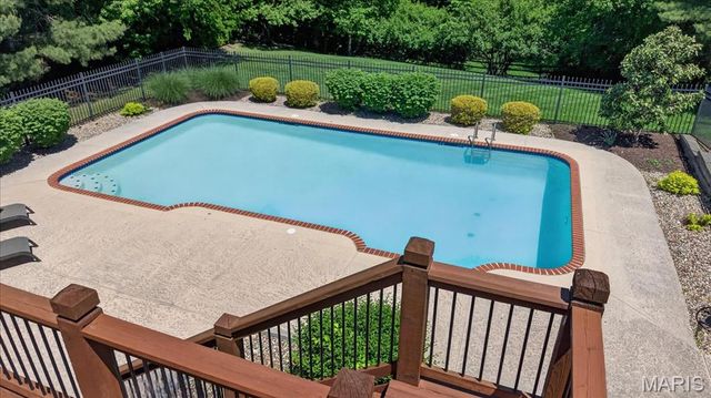 1868 Newburyport Road, Chesterfield, MO 63005