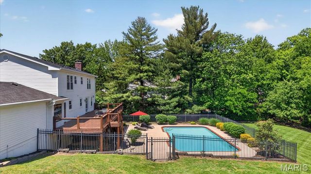 1868 Newburyport Road, Chesterfield, MO 63005