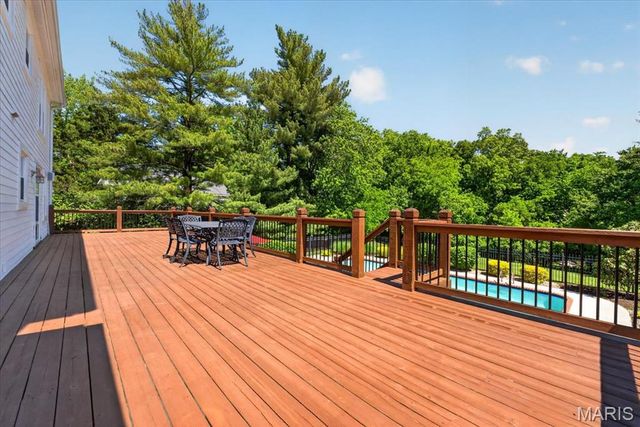 1868 Newburyport Road, Chesterfield, MO 63005