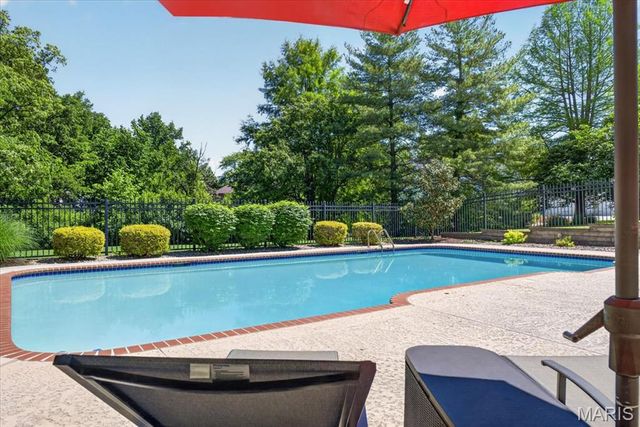 1868 Newburyport Road, Chesterfield, MO 63005