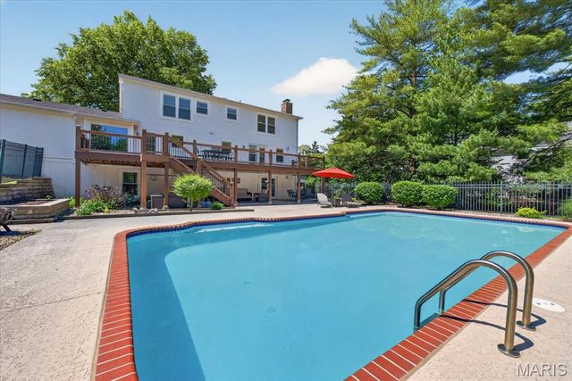 1868 Newburyport Road, Chesterfield, MO 63005