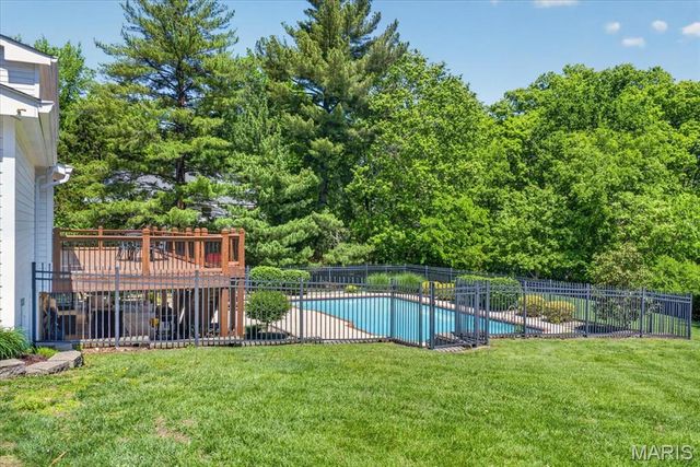 1868 Newburyport Road, Chesterfield, MO 63005