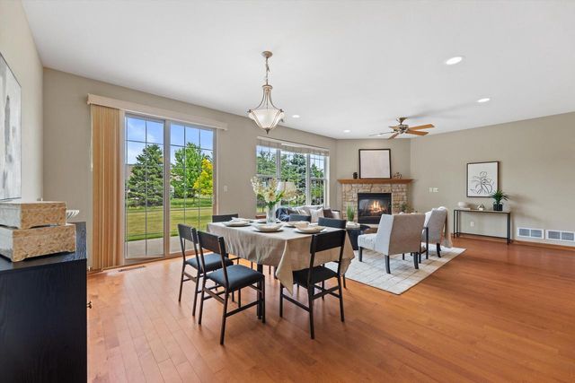 1345 Bluebird DRIVE, Oconomowoc, WI 53066