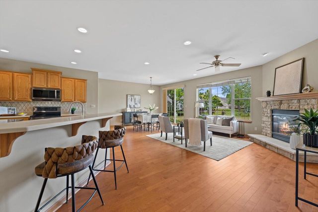 1345 Bluebird DRIVE, Oconomowoc, WI 53066
