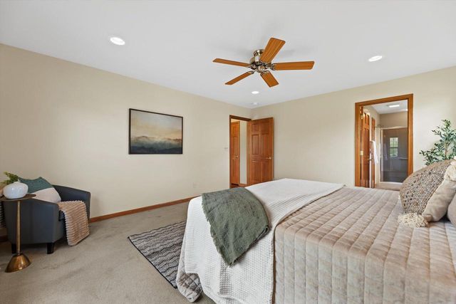 1345 Bluebird DRIVE, Oconomowoc, WI 53066
