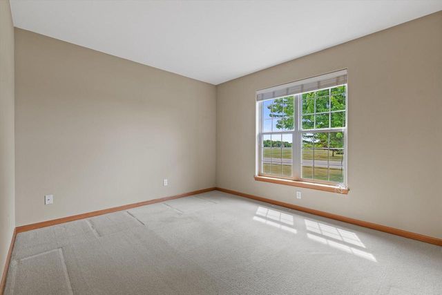 1345 Bluebird DRIVE, Oconomowoc, WI 53066