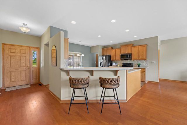1345 Bluebird DRIVE, Oconomowoc, WI 53066