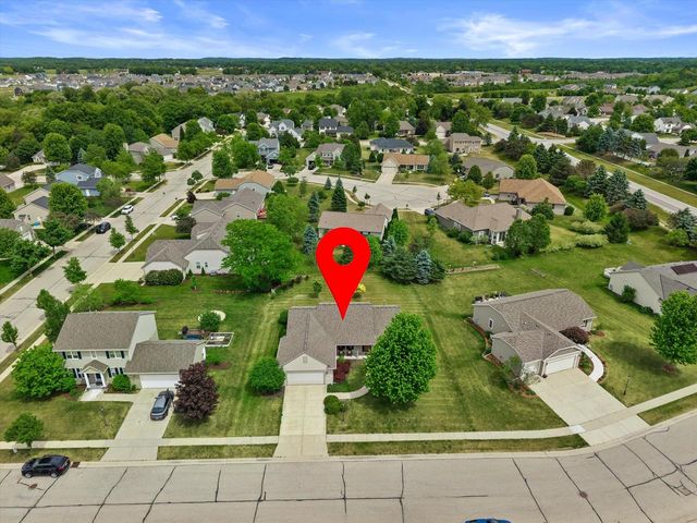1345 Bluebird DRIVE, Oconomowoc, WI 53066