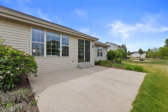 1345 Bluebird DRIVE, Oconomowoc, WI 53066