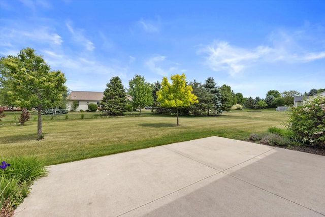 1345 Bluebird DRIVE, Oconomowoc, WI 53066