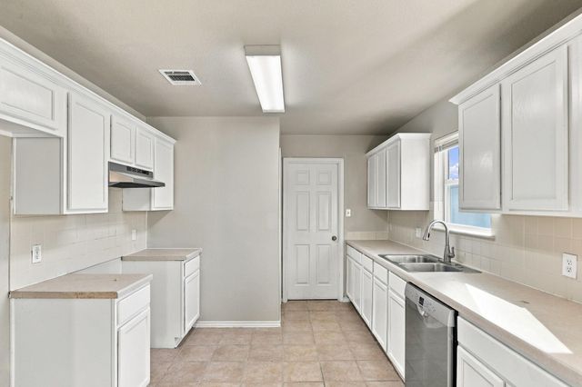 1830 Wallin LOOP, Round Rock, TX 78664